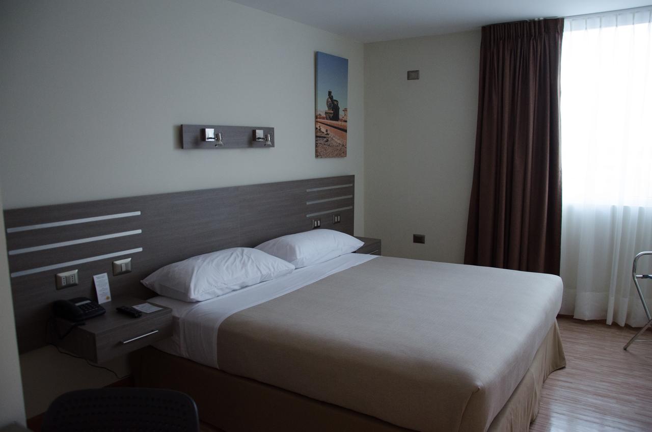 Alto Del Sol Plaza Mejillones Hotel ภายนอก รูปภาพ